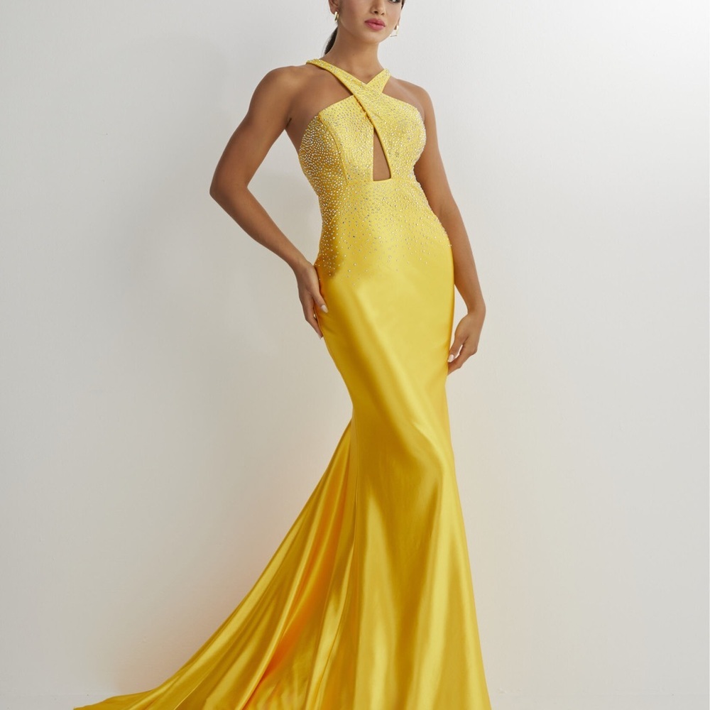 Elegant Yellow Evening Gown